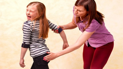  10 Причини зошто да не го плескате своето дете