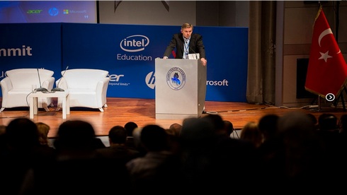  Интел Едукативниот самит во Истанбул, ги собра лидерите во едукација и технoлогија