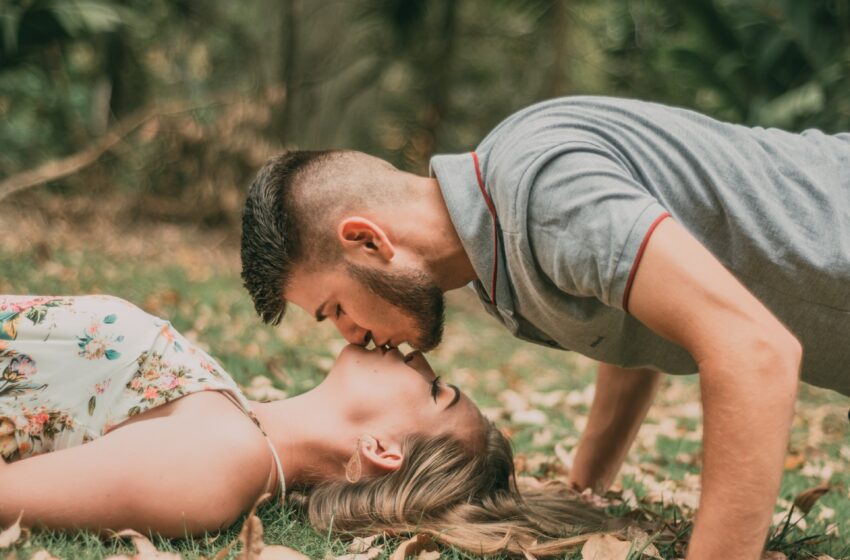  Начинот на кој се бакнувате посебно ве поврзува